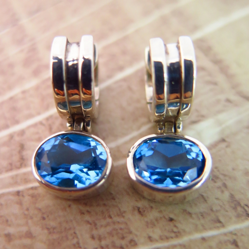 Elegant Huggie 925 Sterling Silver Blue Topas Earrings High Quality